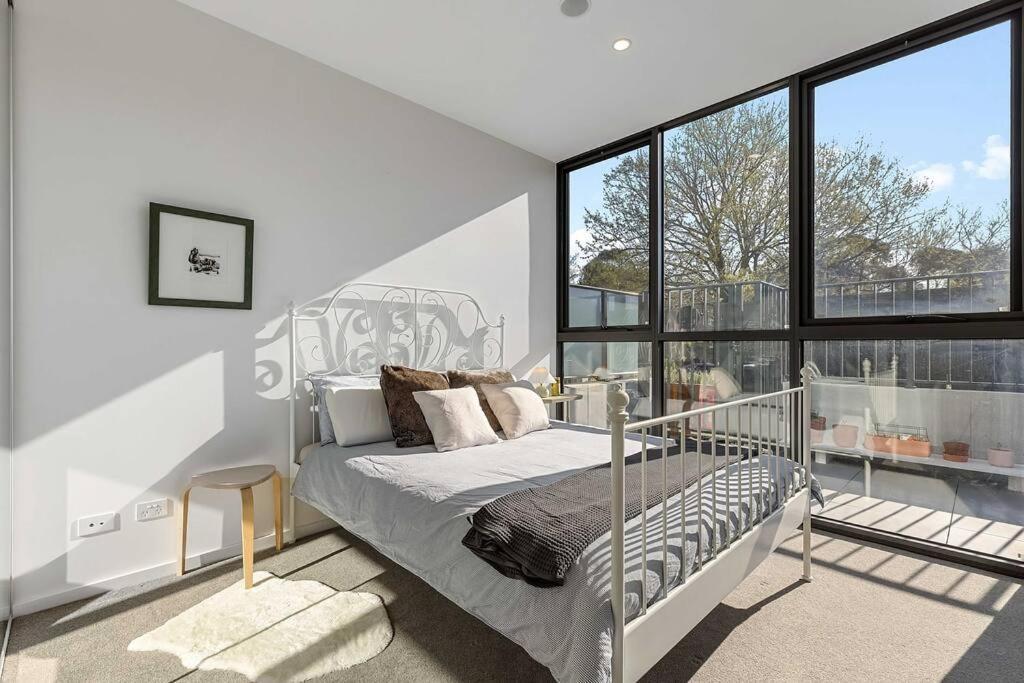 Villa Modern Art And Private Entrance & Plenty Free Parking Camberra Exterior foto