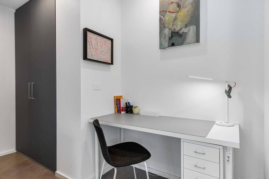 Villa Modern Art And Private Entrance & Plenty Free Parking Camberra Exterior foto