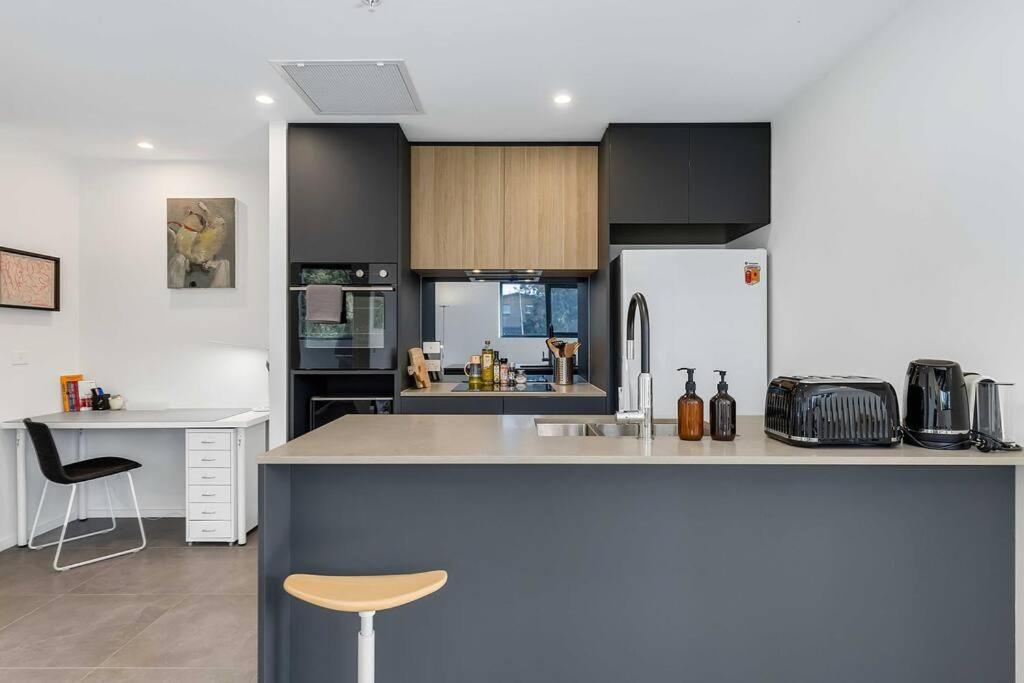 Villa Modern Art And Private Entrance & Plenty Free Parking Camberra Exterior foto